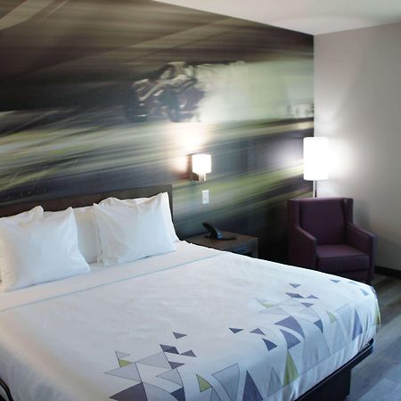 La Quinta Inn & Suites By Wyndham Braselton Bagian luar foto