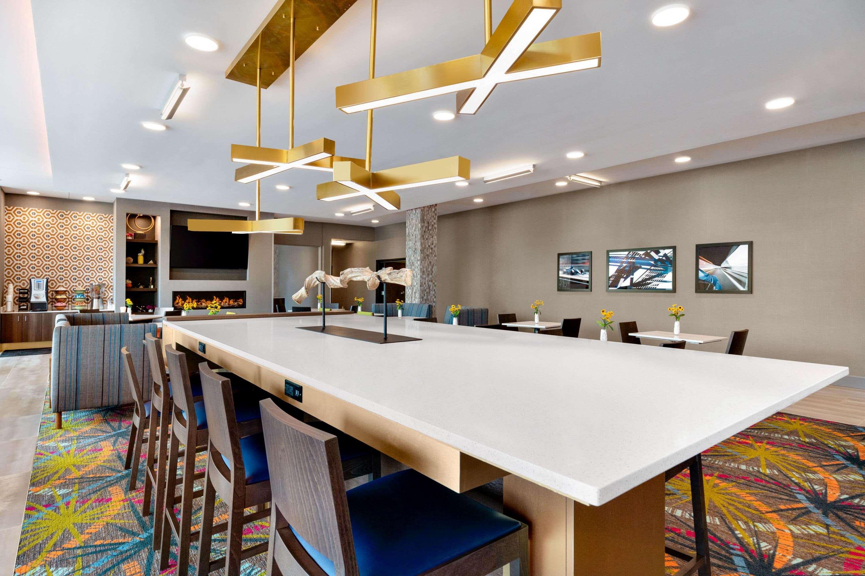 La Quinta Inn & Suites By Wyndham Braselton Bagian luar foto