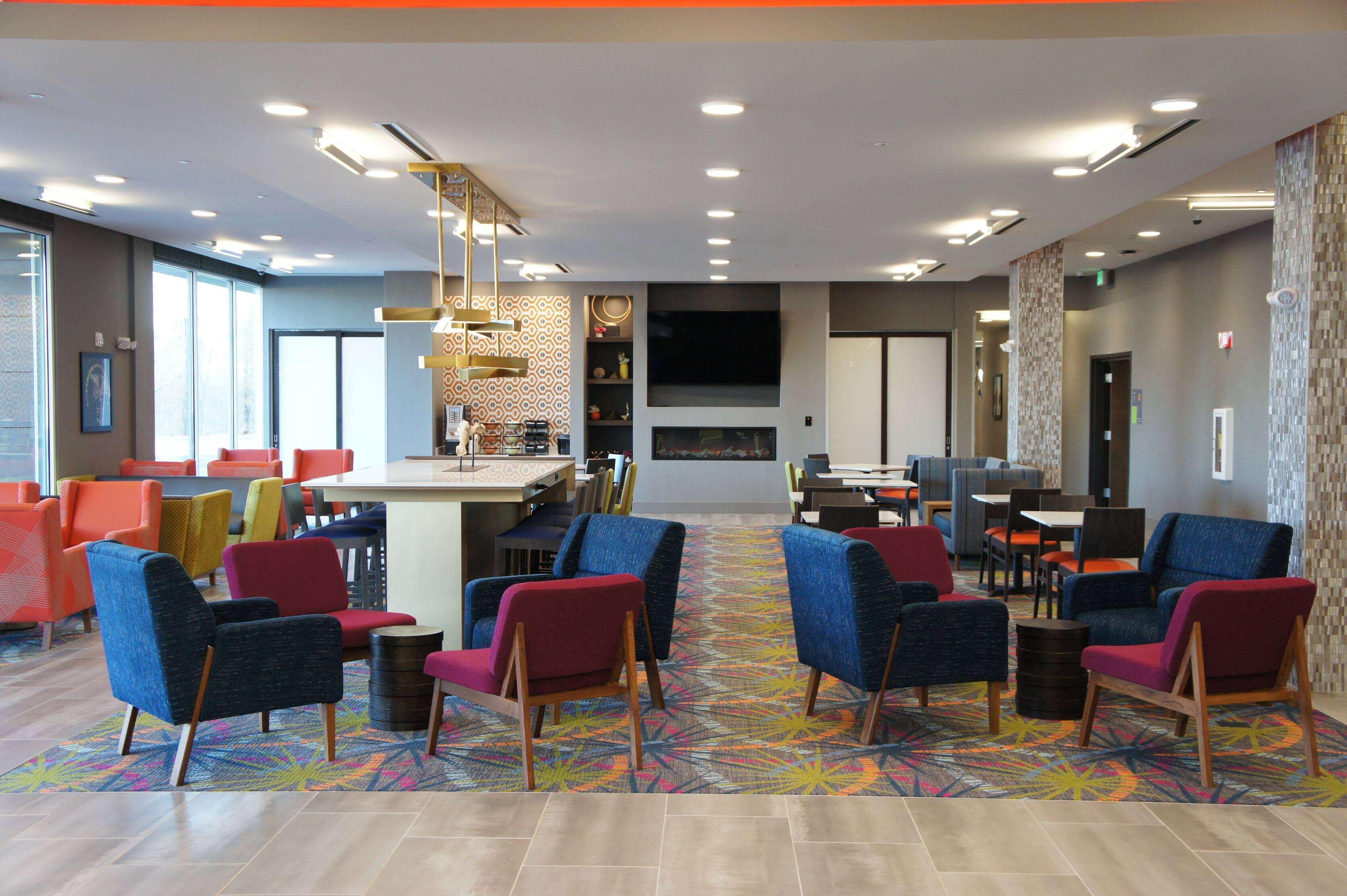 La Quinta Inn & Suites By Wyndham Braselton Bagian luar foto