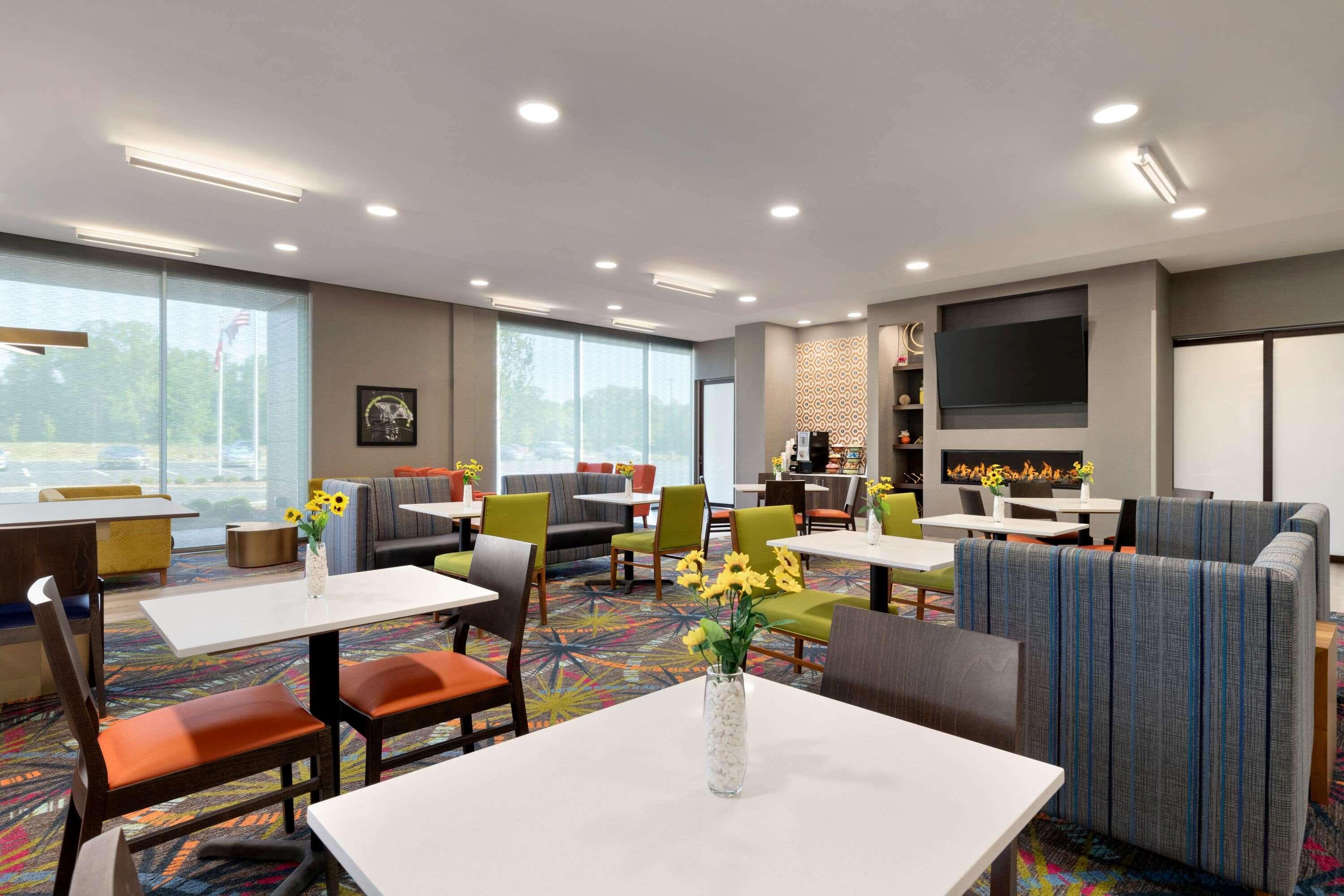 La Quinta Inn & Suites By Wyndham Braselton Bagian luar foto
