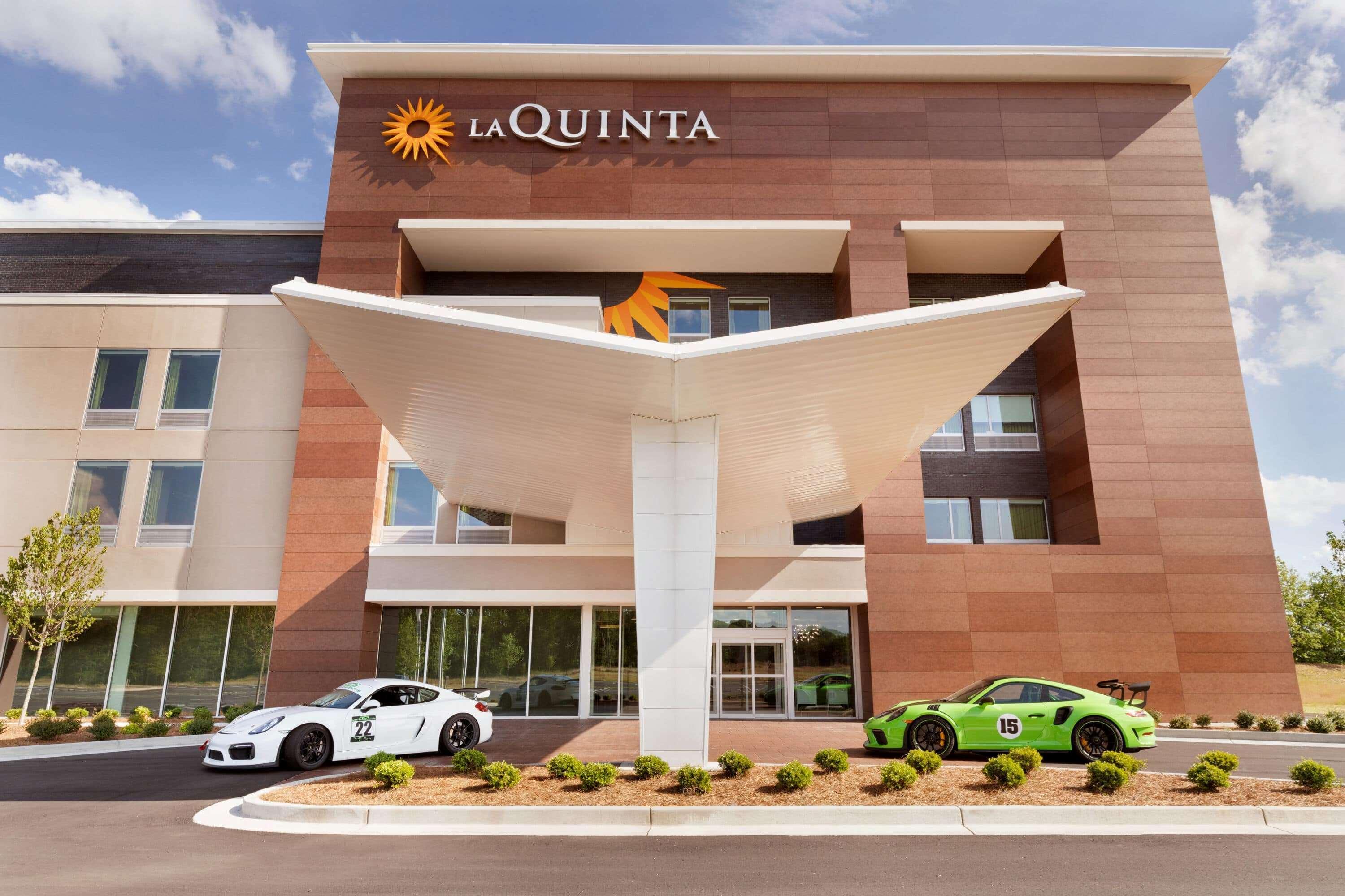 La Quinta Inn & Suites By Wyndham Braselton Bagian luar foto
