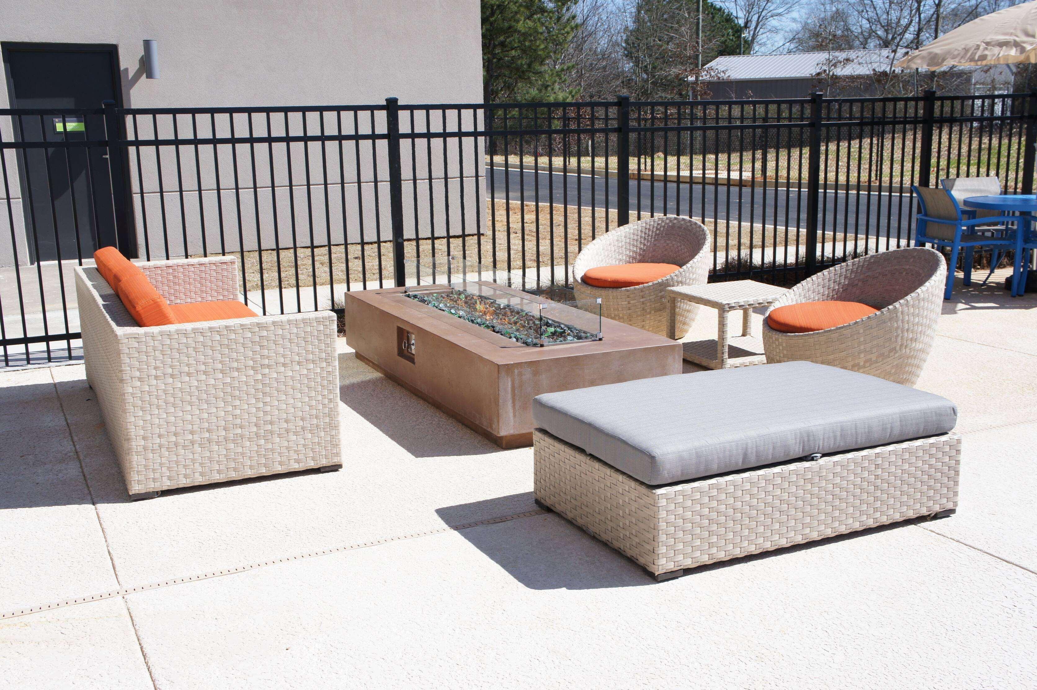 La Quinta Inn & Suites By Wyndham Braselton Bagian luar foto