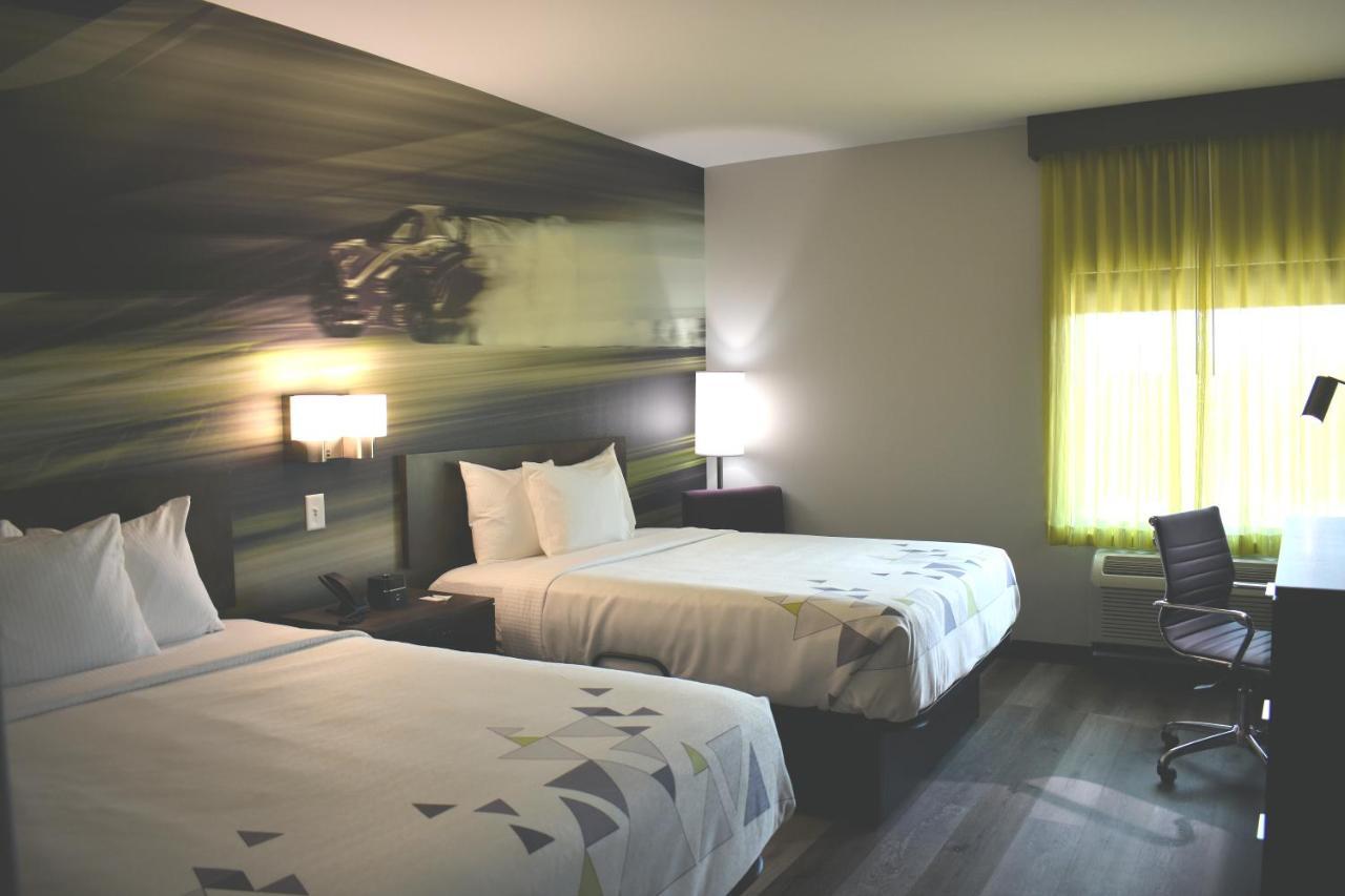La Quinta Inn & Suites By Wyndham Braselton Bagian luar foto